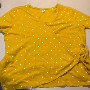 Old Navy - Yellow Polka Dot Top XL